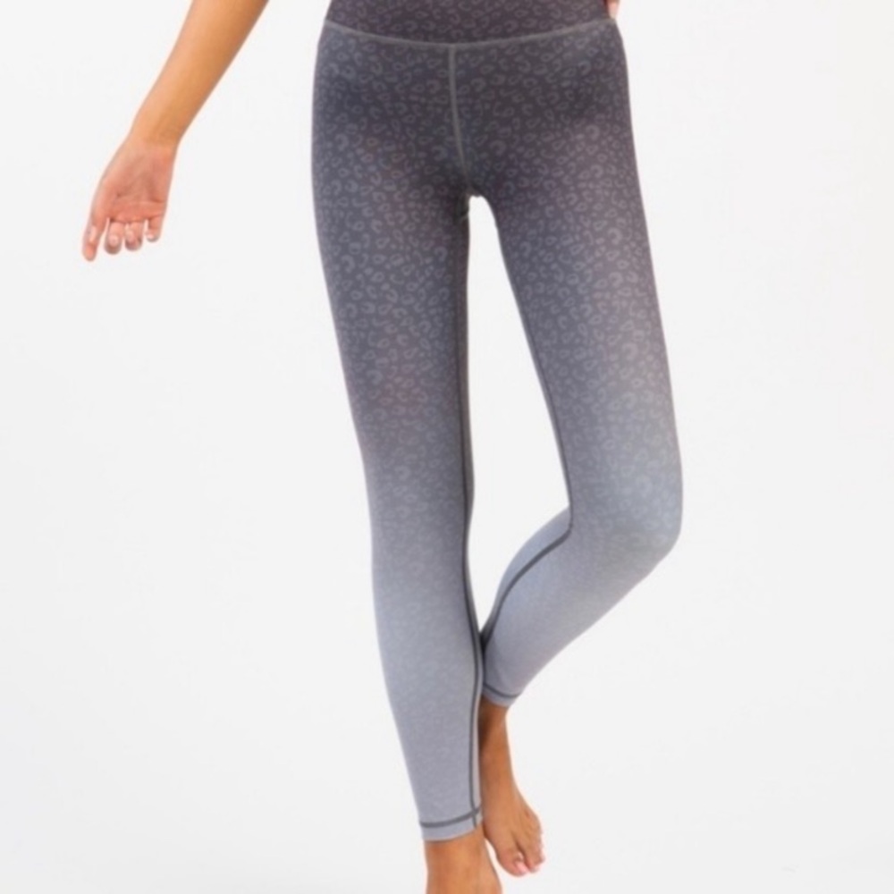 Zyia Light n tight ombré leggings.